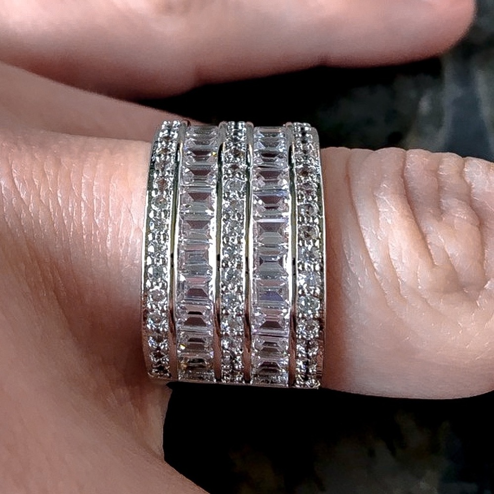 Solid 925 Stamped Silver 8.6ct White Sapphire Ring - Picture 2 of 6